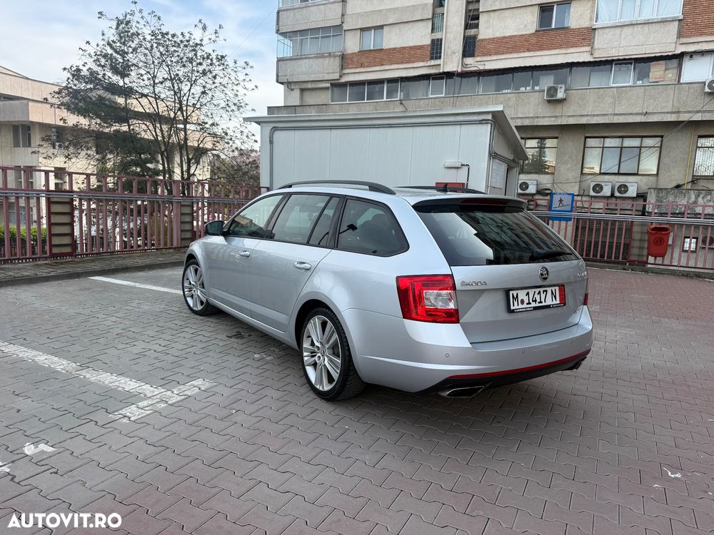 Skoda Octavia 2.0 TDI DSG RS - 8