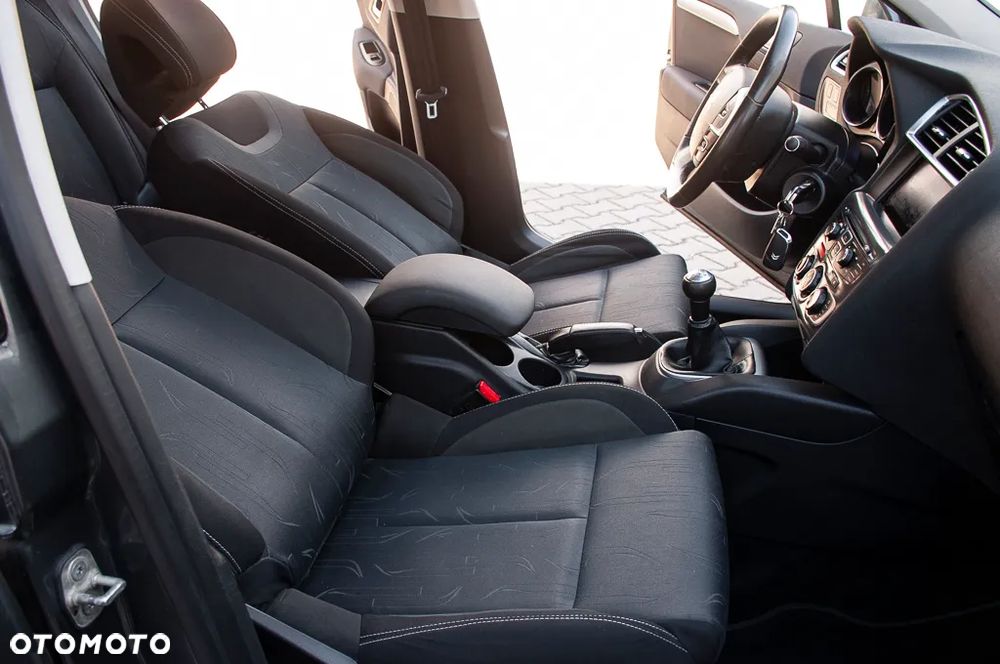 Citroën C4 VTi 120 Exclusive - 24