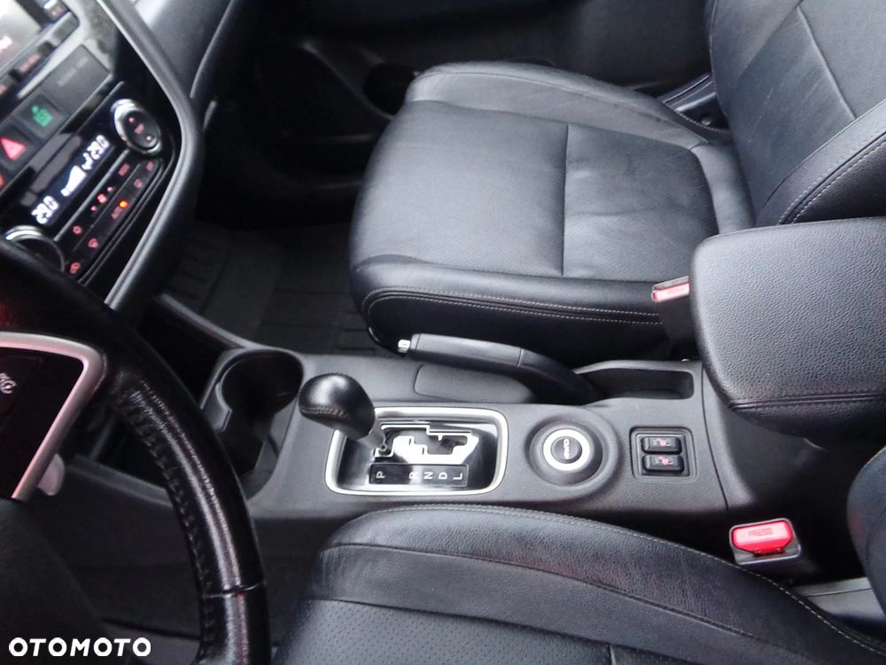 Mitsubishi Outlander 2.0 Intense Comfort 4WD CVT - 13