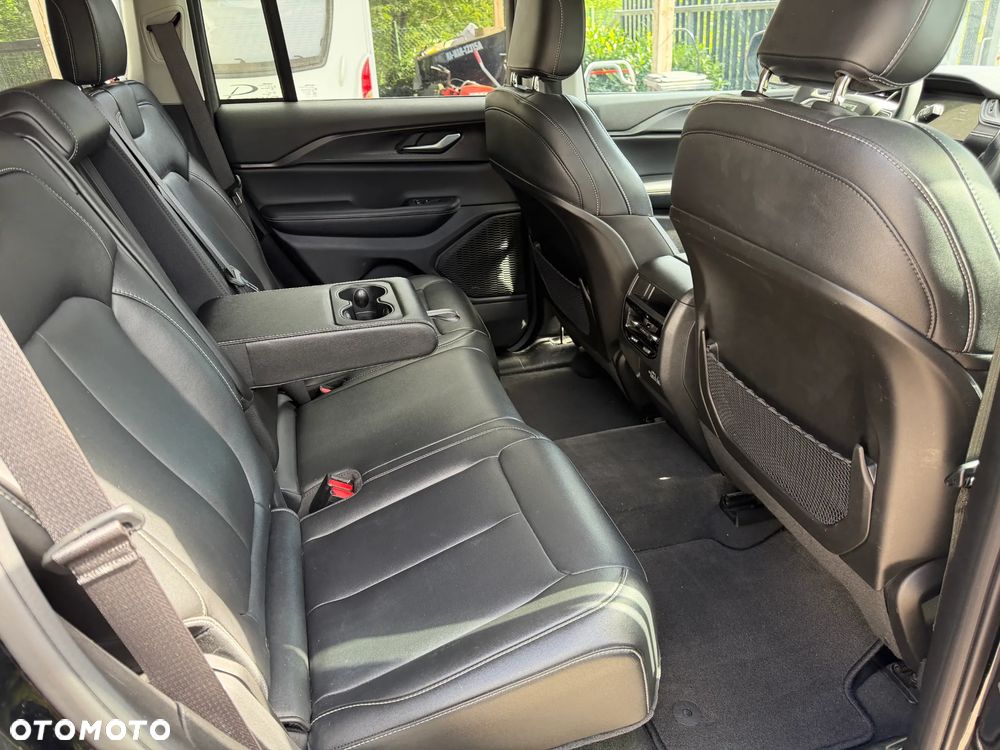 Jeep Grand Cherokee - 18