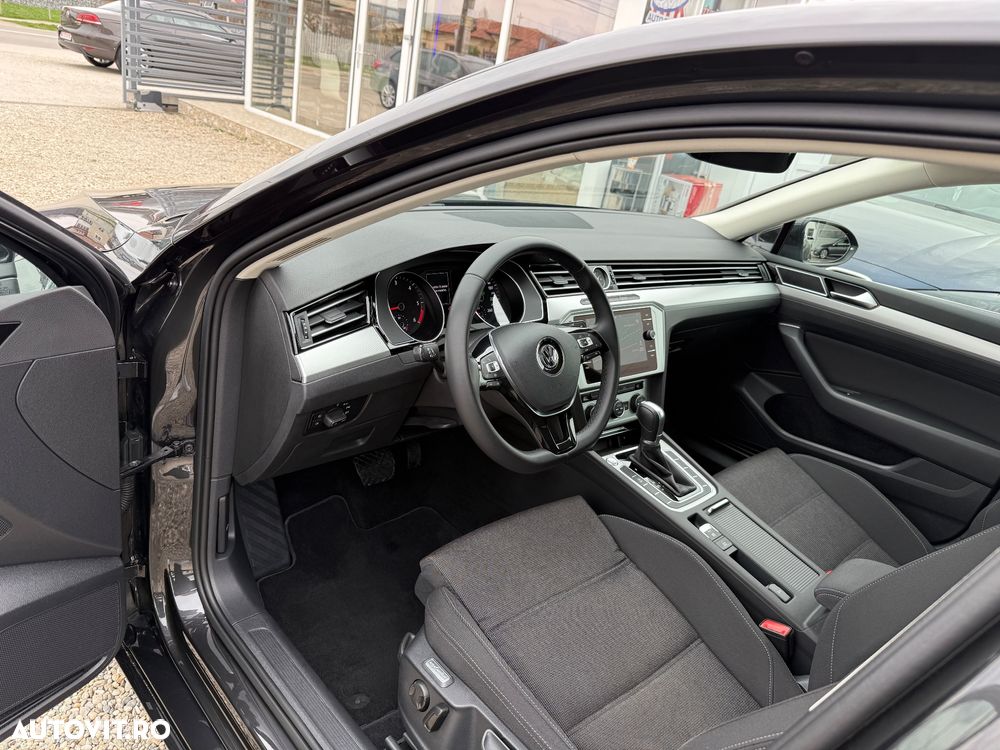Volkswagen Passat - 12