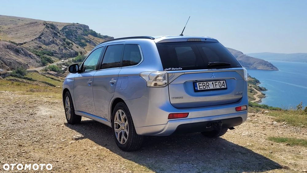 Mitsubishi Outlander - 3