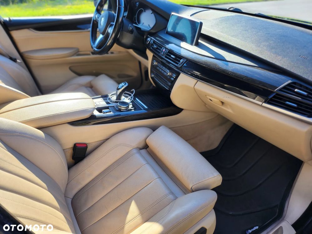 BMW X5 xDrive40d - 17
