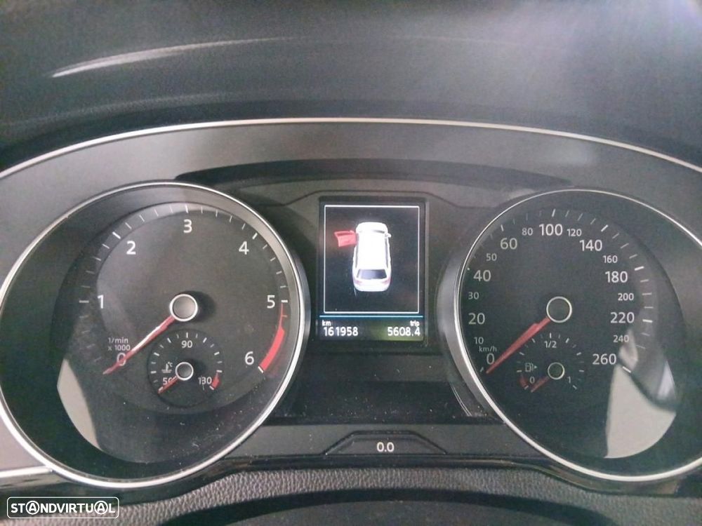 VW Passat Variant 2.0 TDi Business DSG - 8