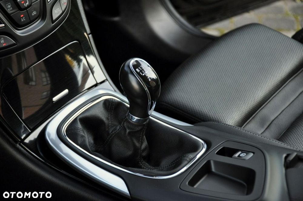 Opel Insignia - 36