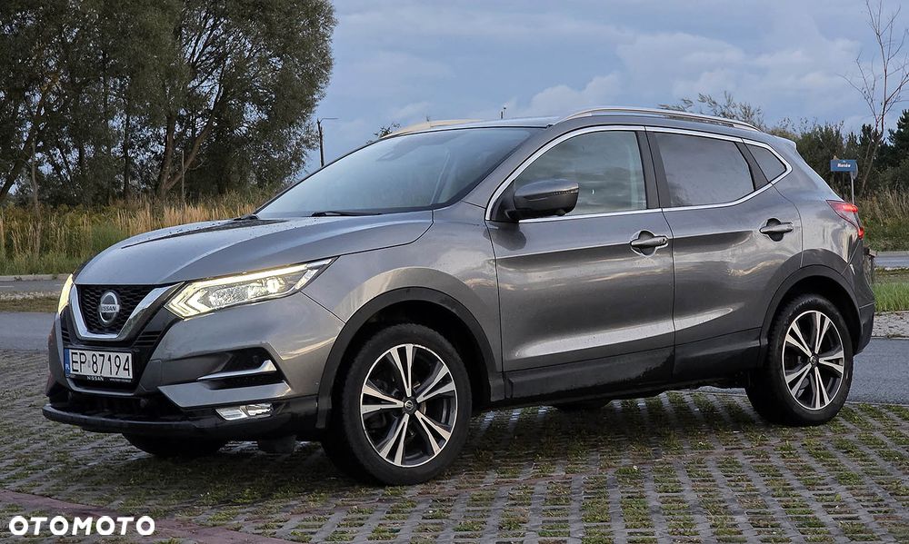 Nissan Qashqai 1.6 DIG-T N-Connecta - 1