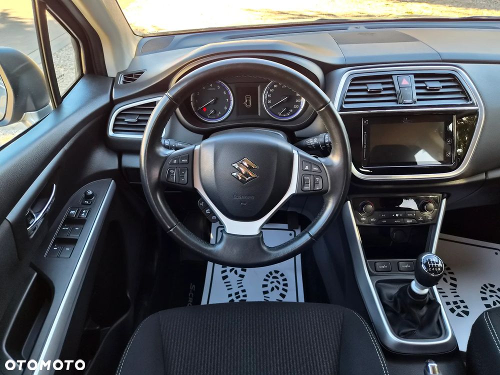 Suzuki SX4 S-Cross 1.4 SHVS Premium - 23