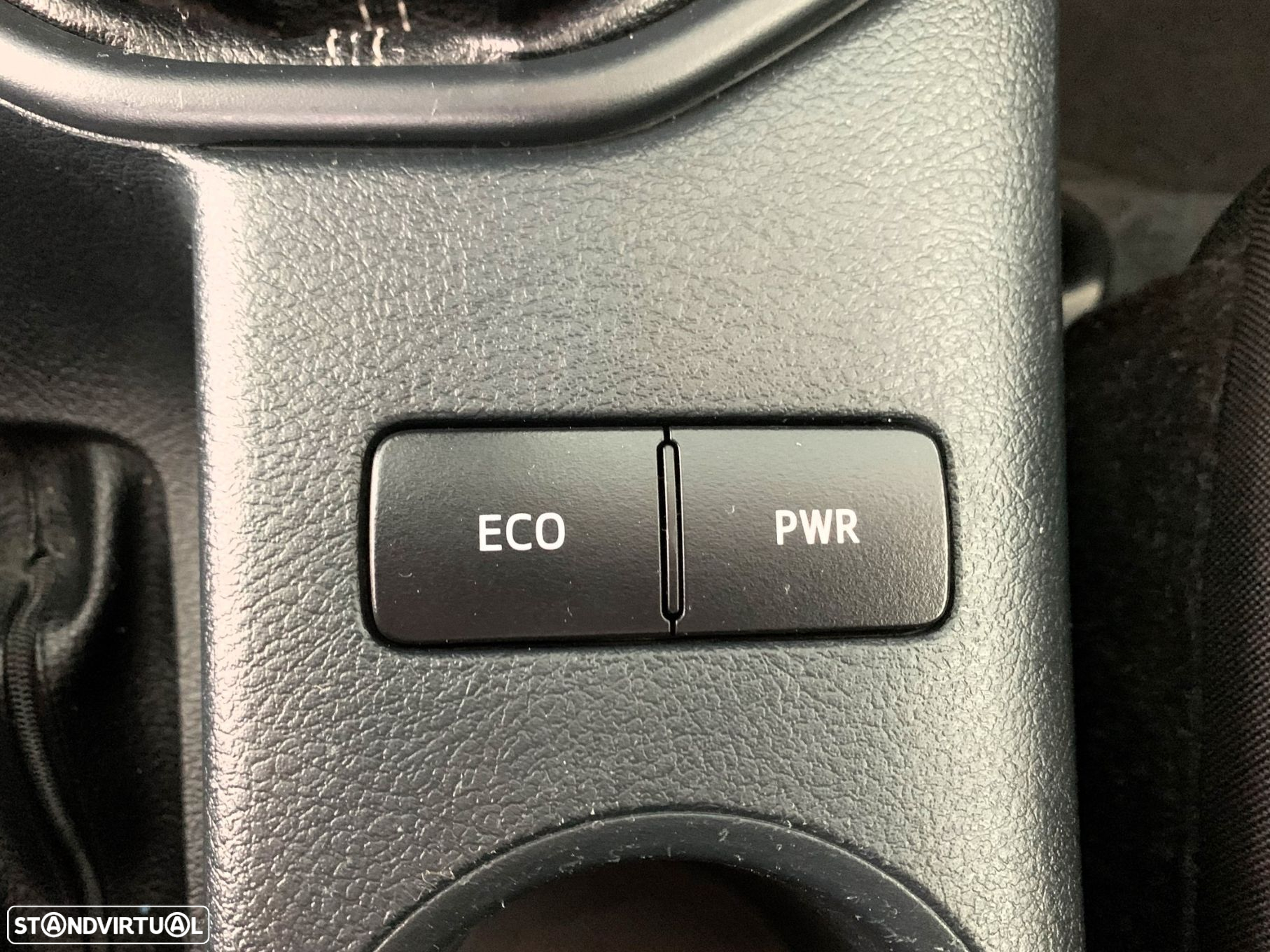 Toyota Hilux 2.4 D-4D 2WD CD Tracker - 20