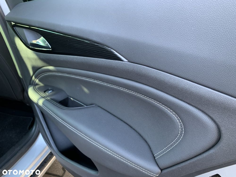 Opel Insignia Sports Tourer 2.0 Diesel Exclusive - 17