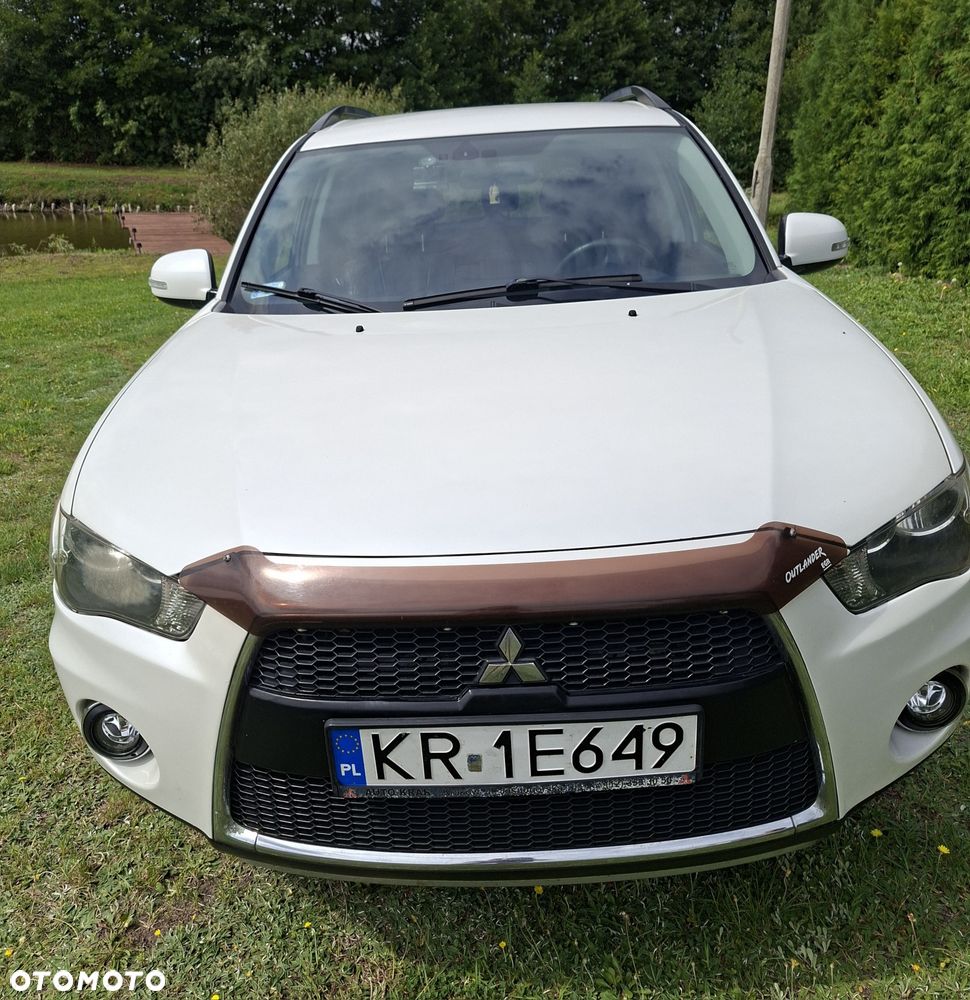 Mitsubishi Outlander - 1