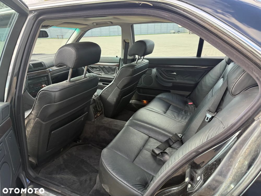 BMW Seria 7 - 8