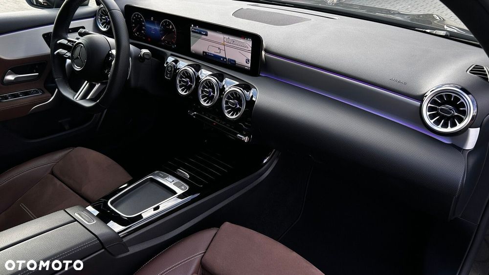 Mercedes-Benz Klasa A 200 AMG Line 7G-DCT - 26