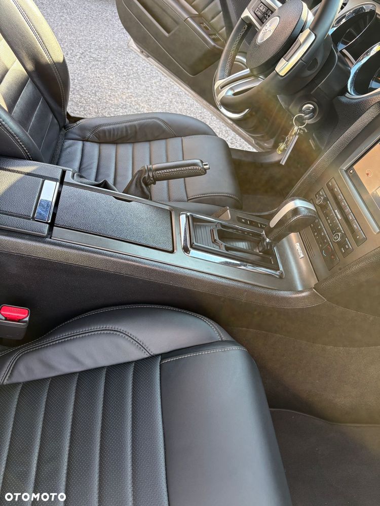 Ford Mustang 3.7 V6 Premium - 23