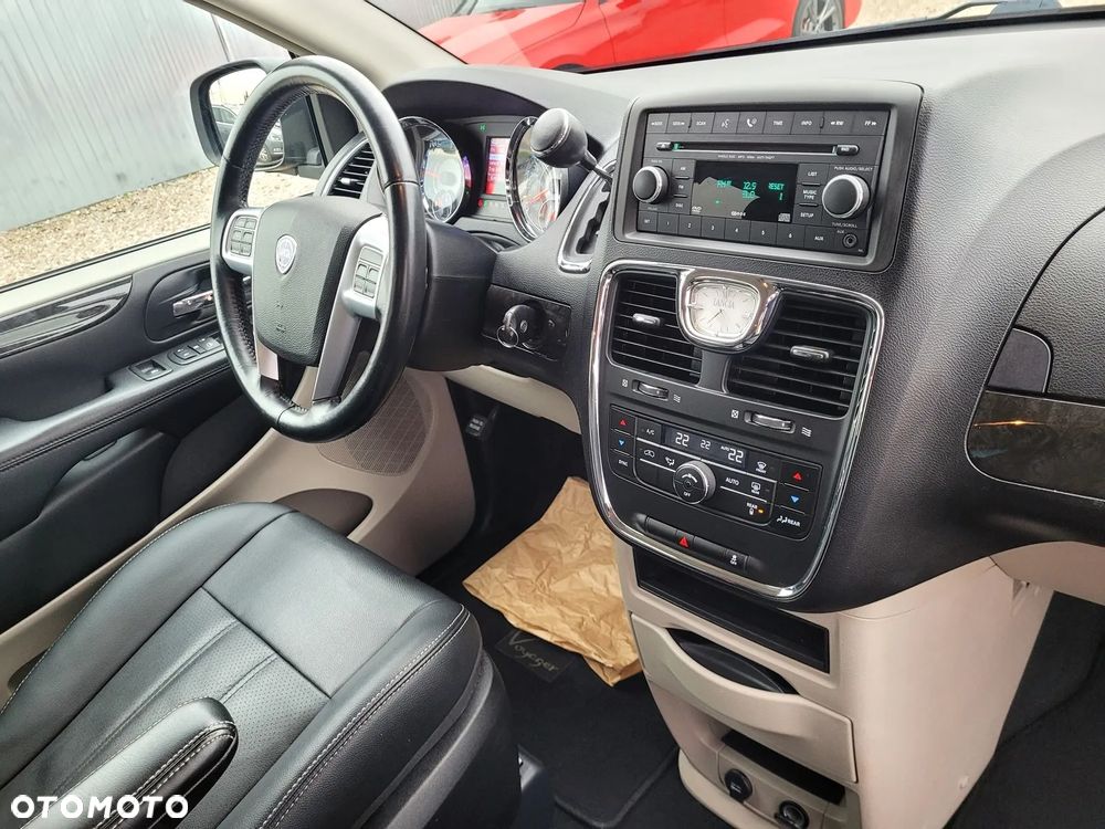Lancia Voyager 2.8CRD Gold - 6