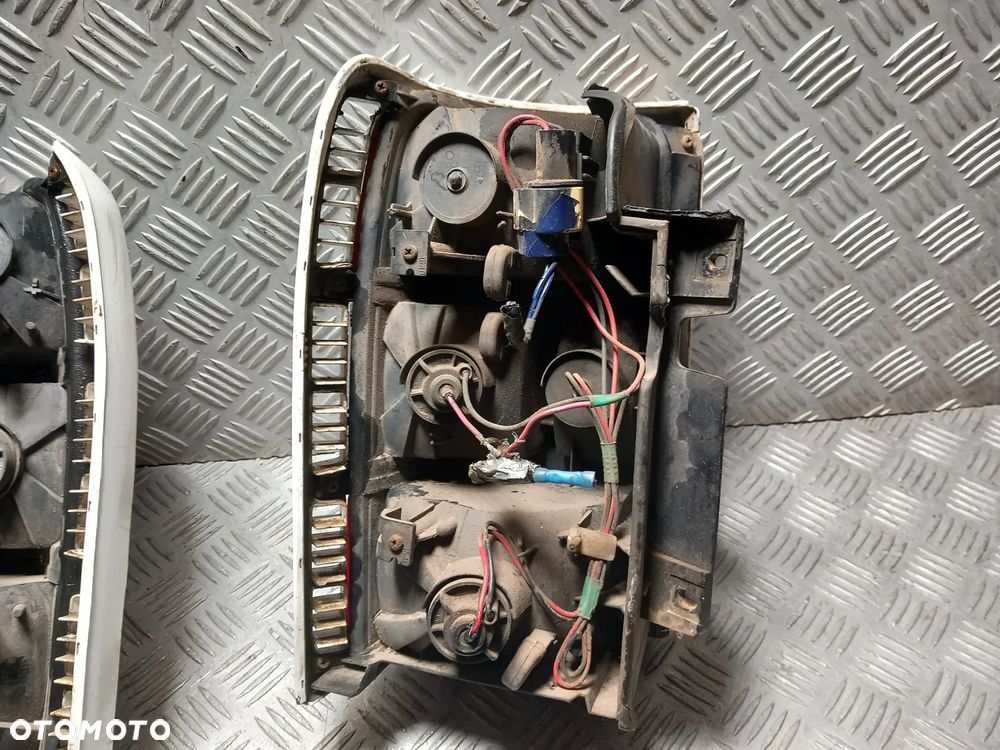 MITSUBISHI PAJERO LAMPY TYLNE KOMPLET - 8