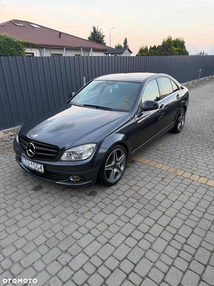 Mercedes-Benz Klasa C 320 CDI DPF 7G-TRONIC Avantgarde - 21