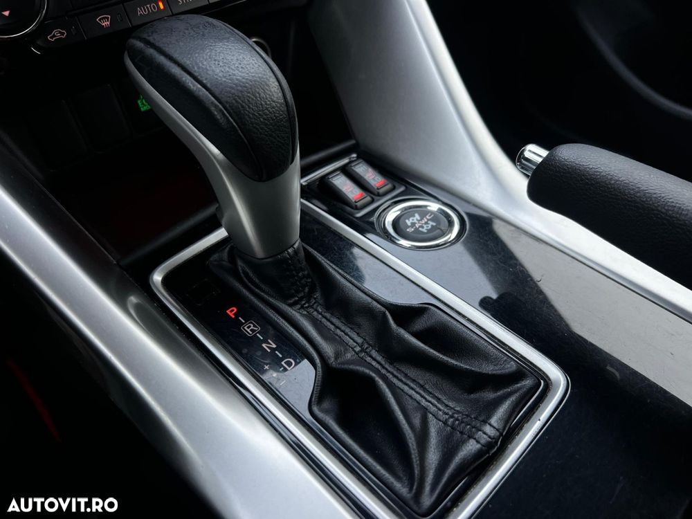 Mitsubishi Eclipse-Cross 1.5-litre 16-valve DOHC MIVEC 4X4 Invite+ Aut. - 13