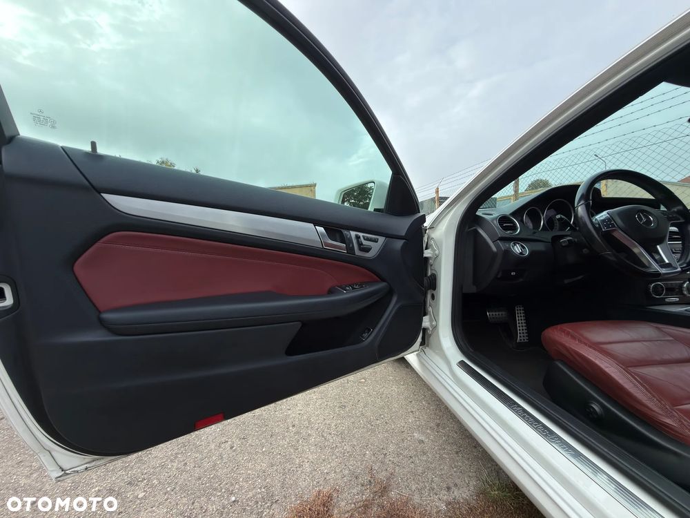 Mercedes-Benz Klasa C 350 CGI BlueEff - 20