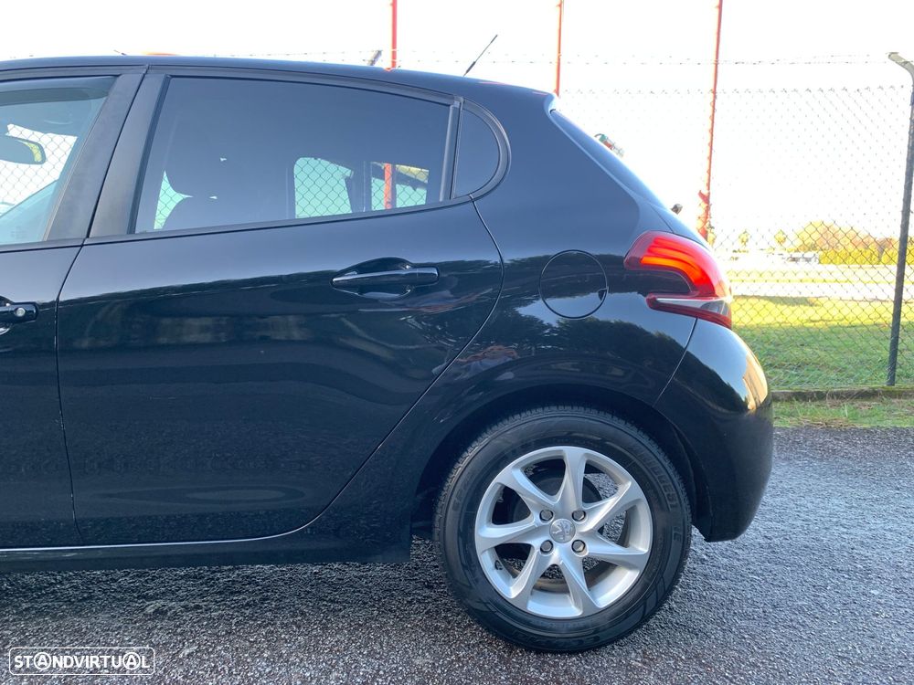 Peugeot 208 1.2 PureTech Allure - 48