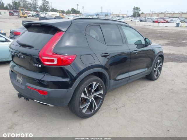 Volvo XC 40 T5 AWD Geartronic R-Design - 4