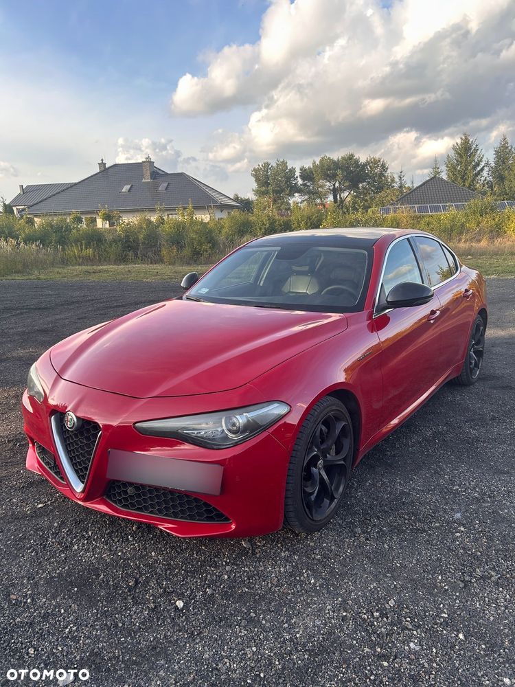 Alfa Romeo Giulia 2017 photo 2