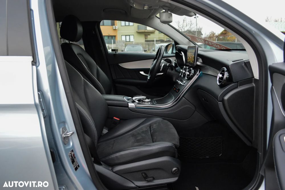 Mercedes-Benz GLC Coupe 250 4Matic 9G-TRONIC Exclusive - 35