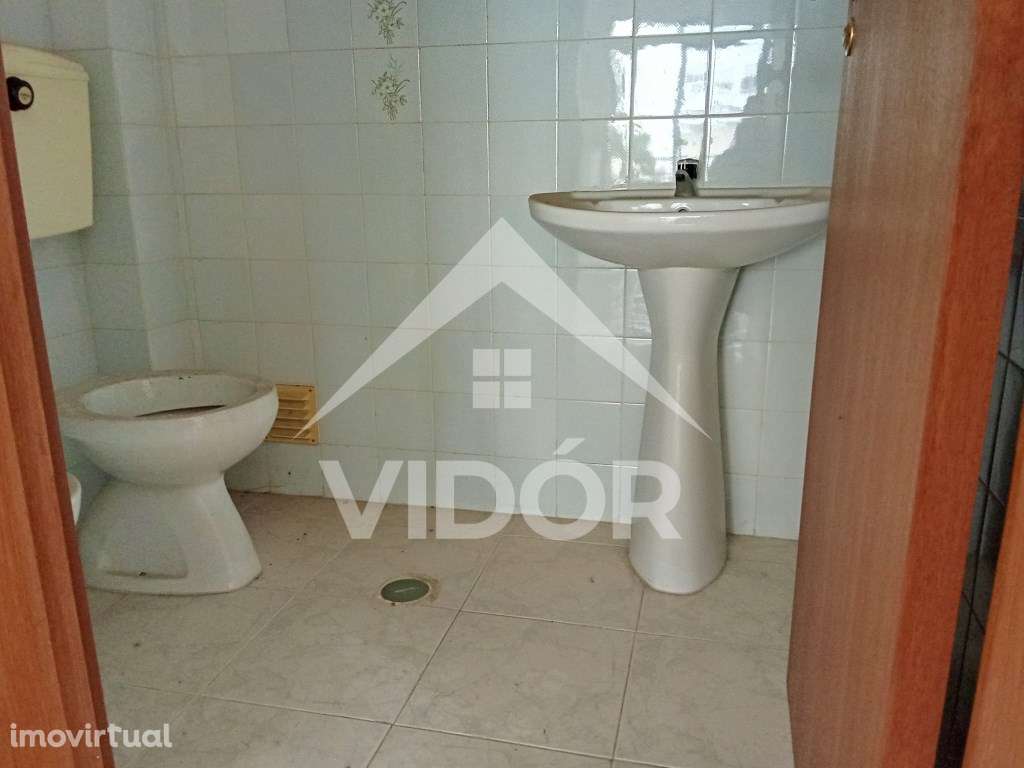 Loja com 31m2 no Mercado Municipal da Baixa da Banheira - Grande imagem: 3/6