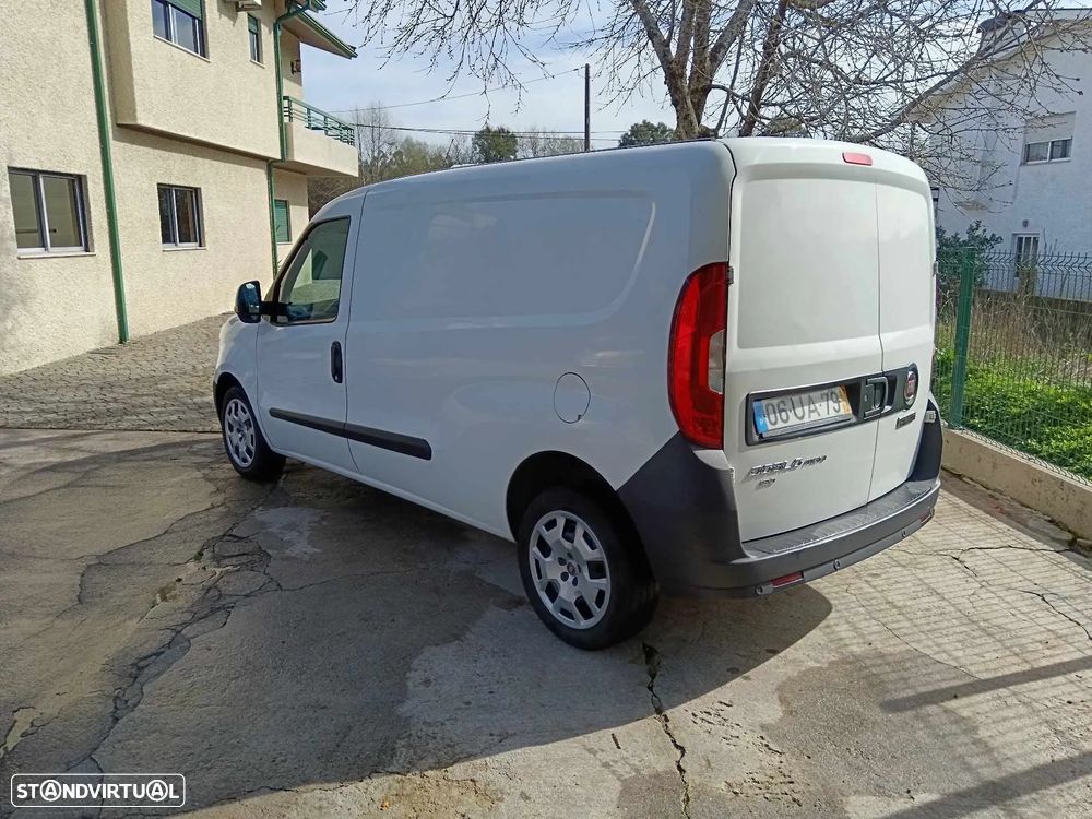 Fiat Doblo 1.6 MTJ MAXI 3 LUGARES - 4