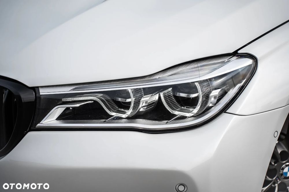 BMW Seria 7 M760Li xDrive - 17