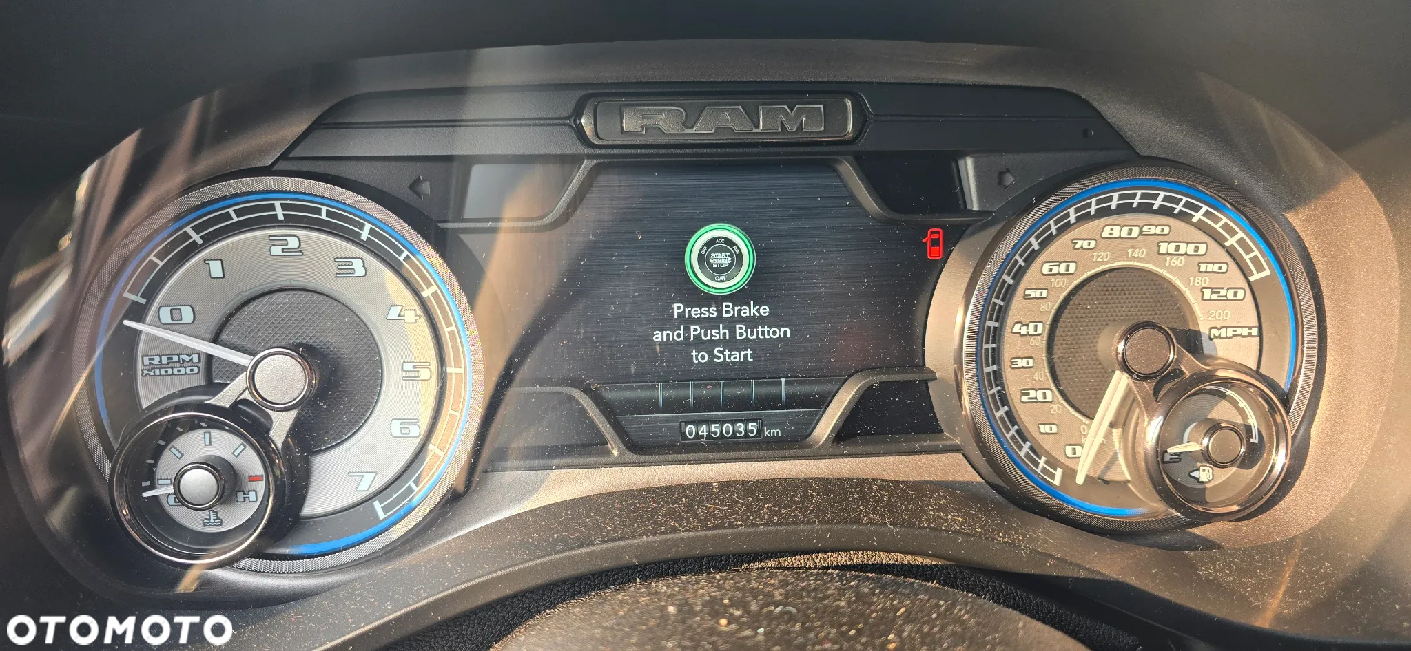 RAM 1500 Crew Cab Shortbed Limited - 10