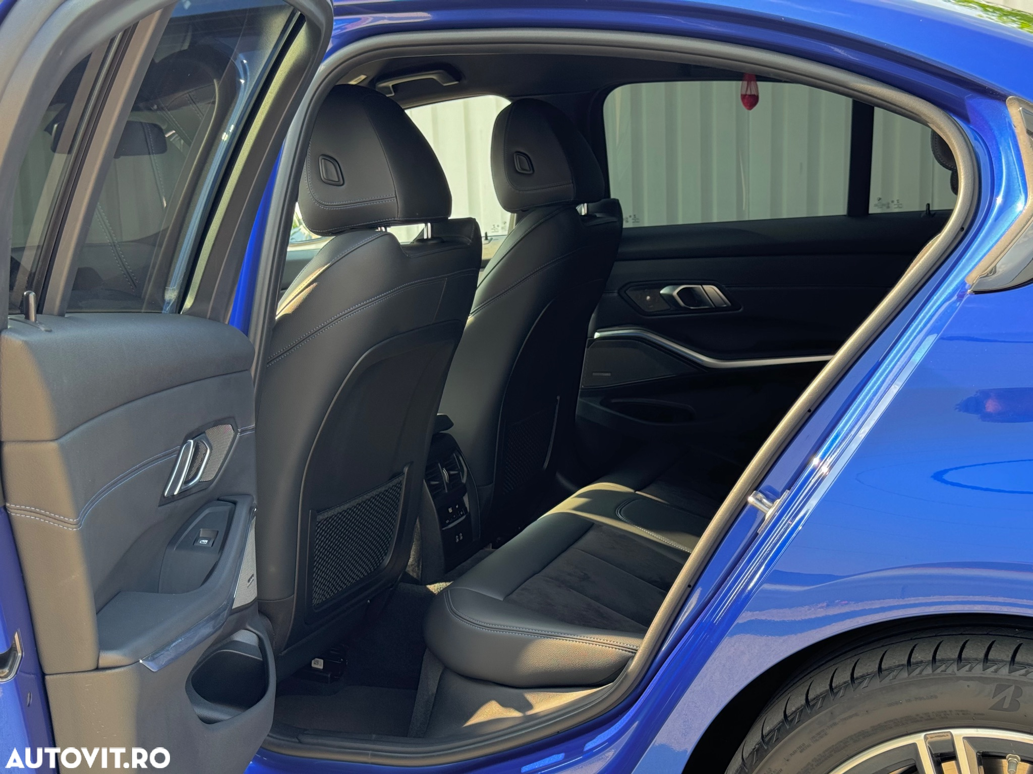 BMW Seria 3 330e Aut. M Sport - 11