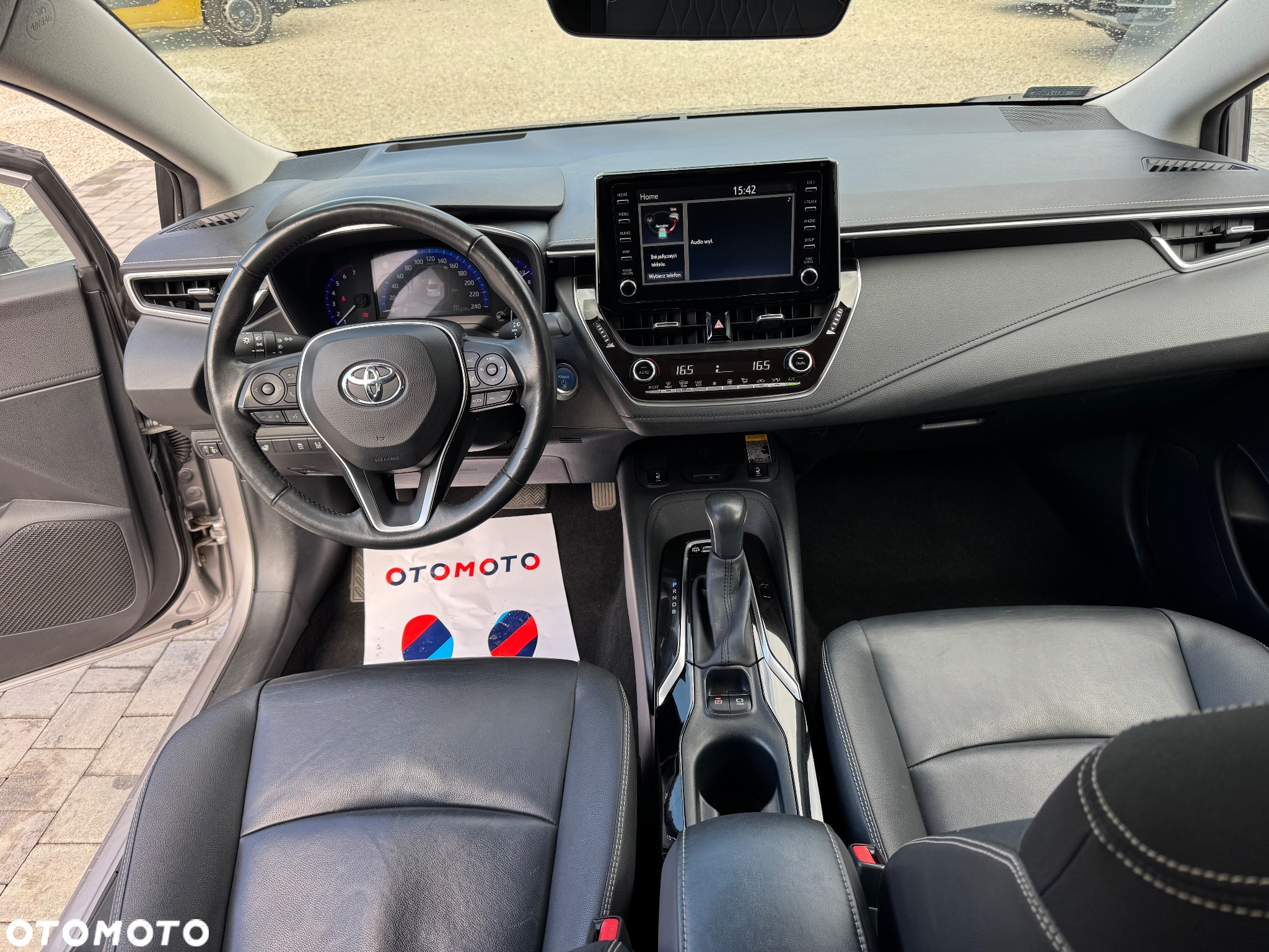 Toyota Corolla 1.8 Hybrid Executive - 33