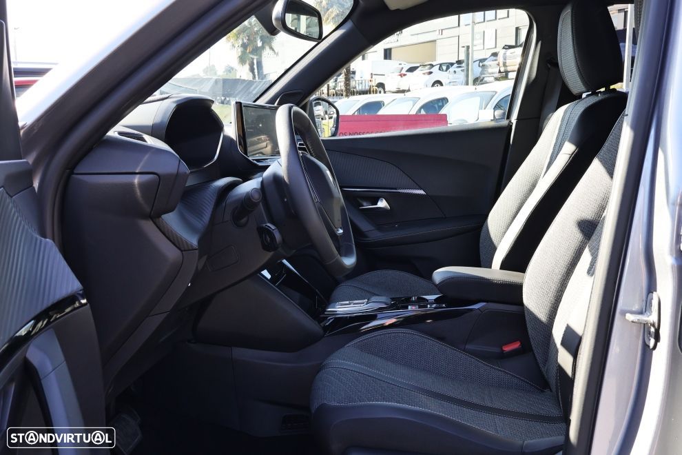 Peugeot e-2008 Allure - 16