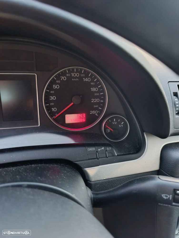 Audi A4 Avant 2.0 TDI - 6
