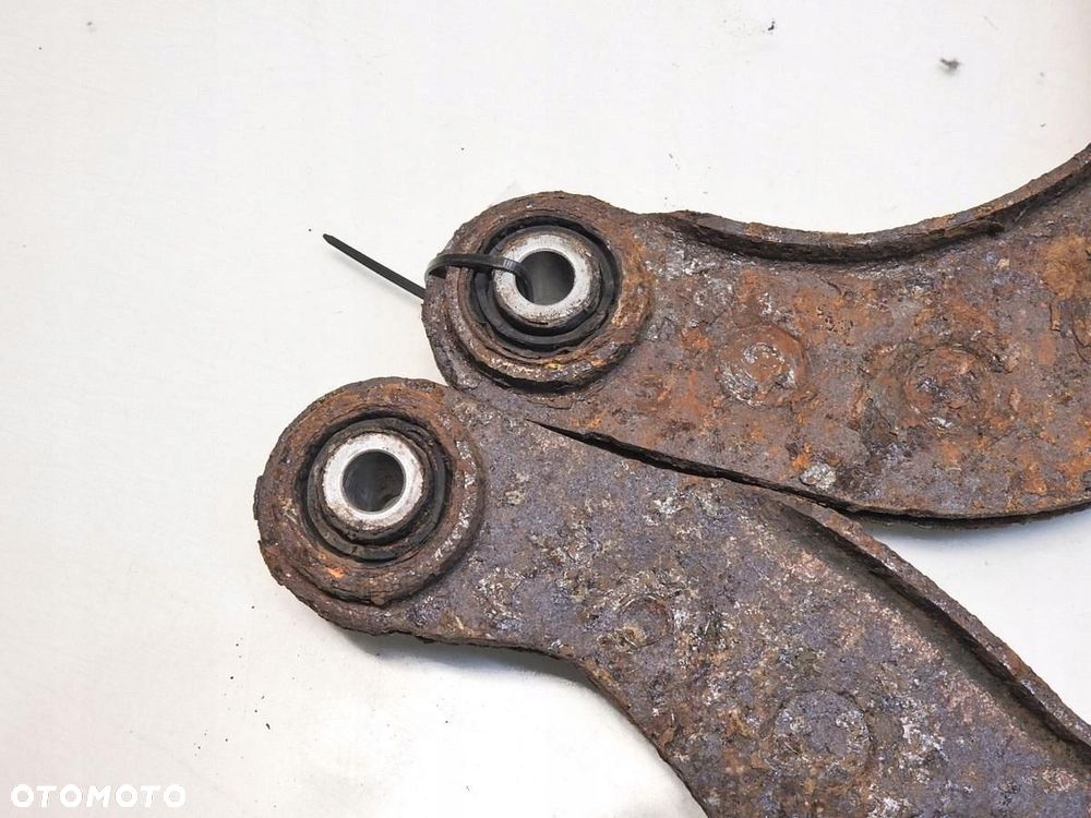 WAHACZ TYŁ TYLNY VOLVO V50 - 4