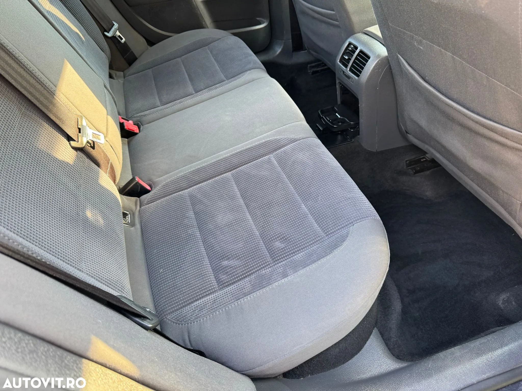 Volkswagen Jetta - 8