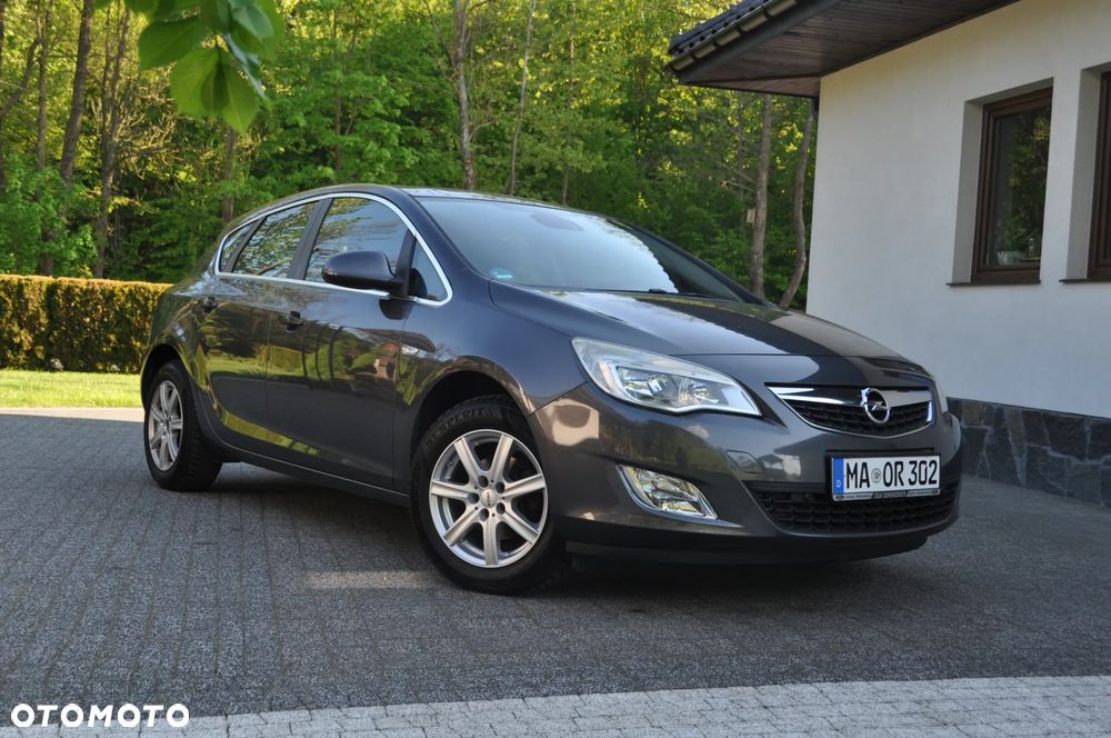 Opel Astra 1.4 Turbo Cosmo - 2