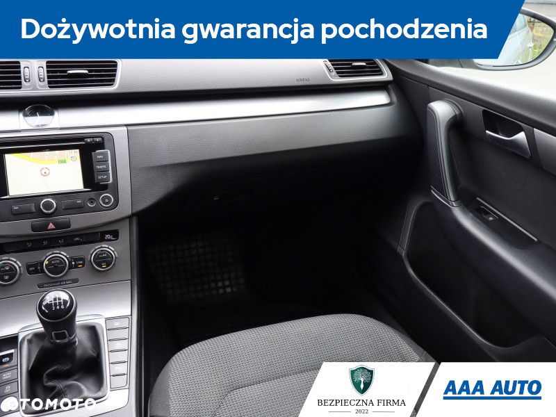 Volkswagen Passat - 9