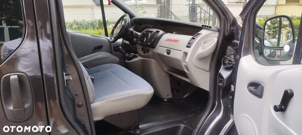 Renault Trafic - 11