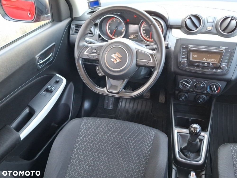 Suzuki Swift 1.2 Premium Plus - 8