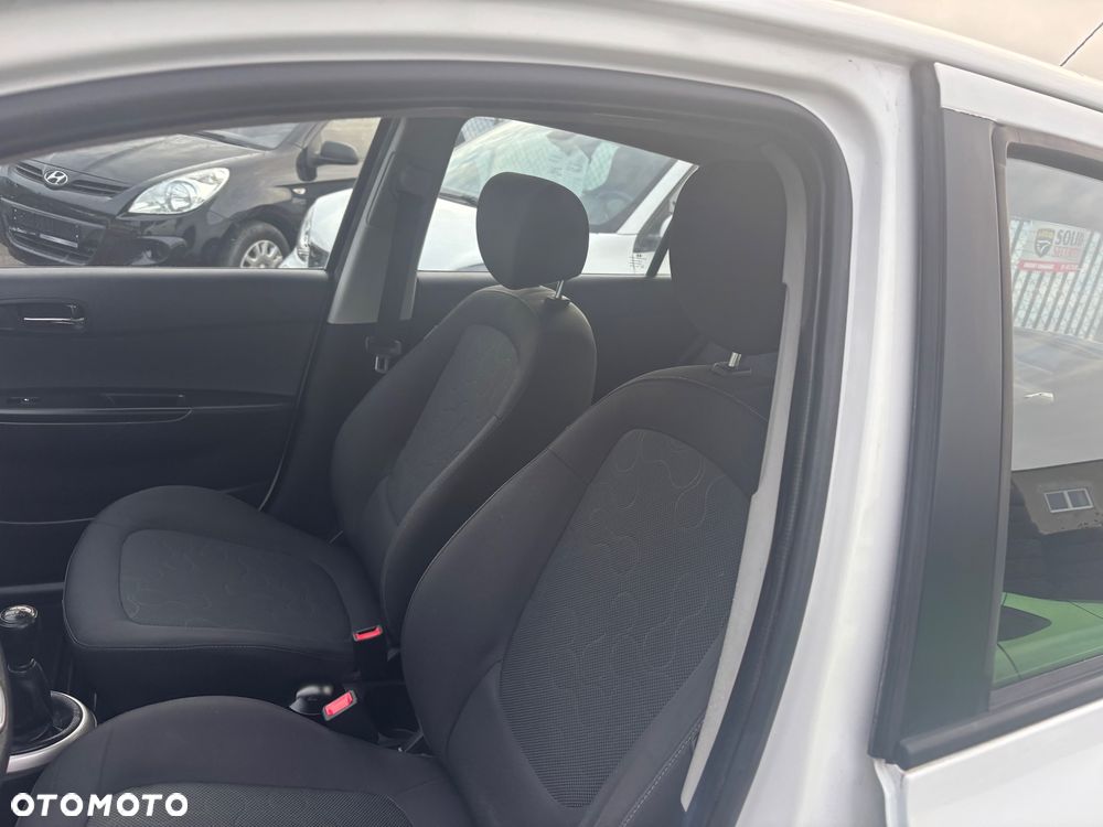 Hyundai i20 1.2 FIFA WM Edition - 21