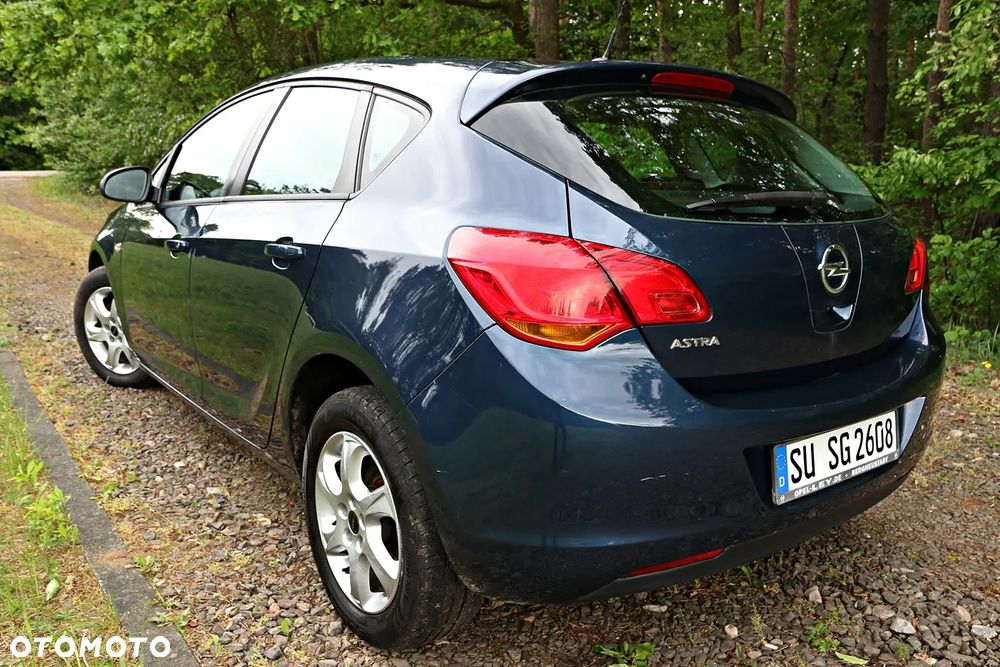 Opel Astra 1.6 - 25