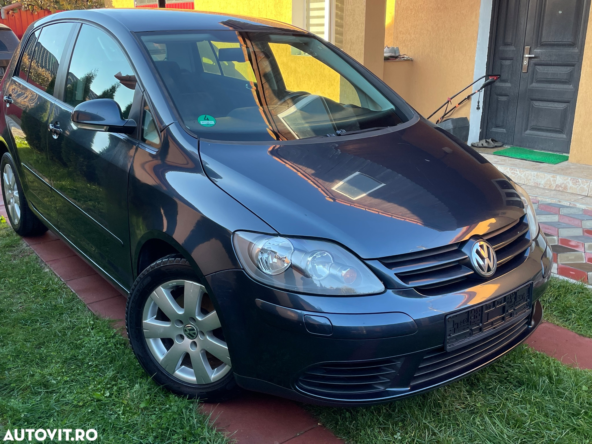 Volkswagen Golf Plus 1.9 TDI Comfortline - 33