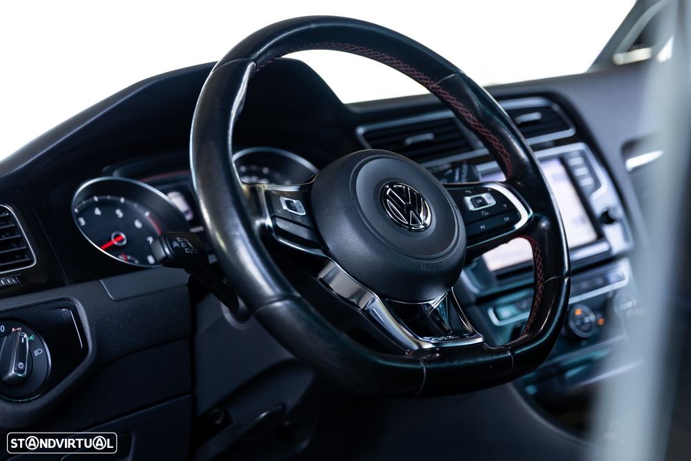 VW Golf GTI Performance BlueMotion DSG - 27