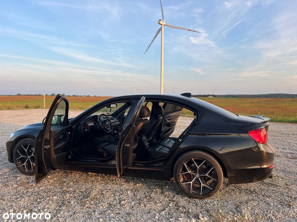 BMW Seria 3 320d Efficient Dynamics Sport Line - 11