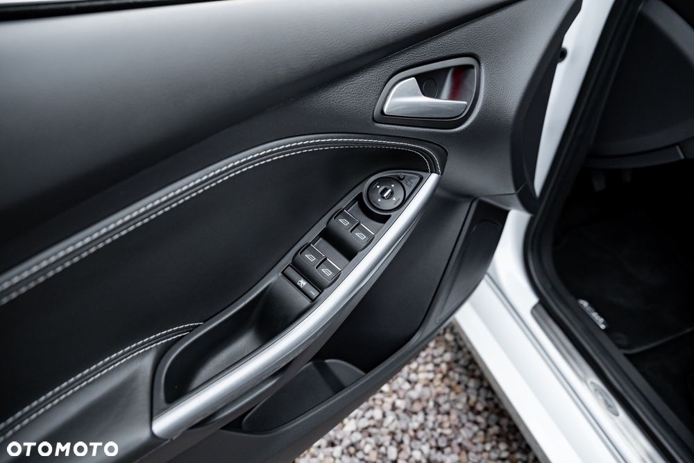 Ford Focus 1.6 EcoBoost Start-Stopp-System Titanium - 17