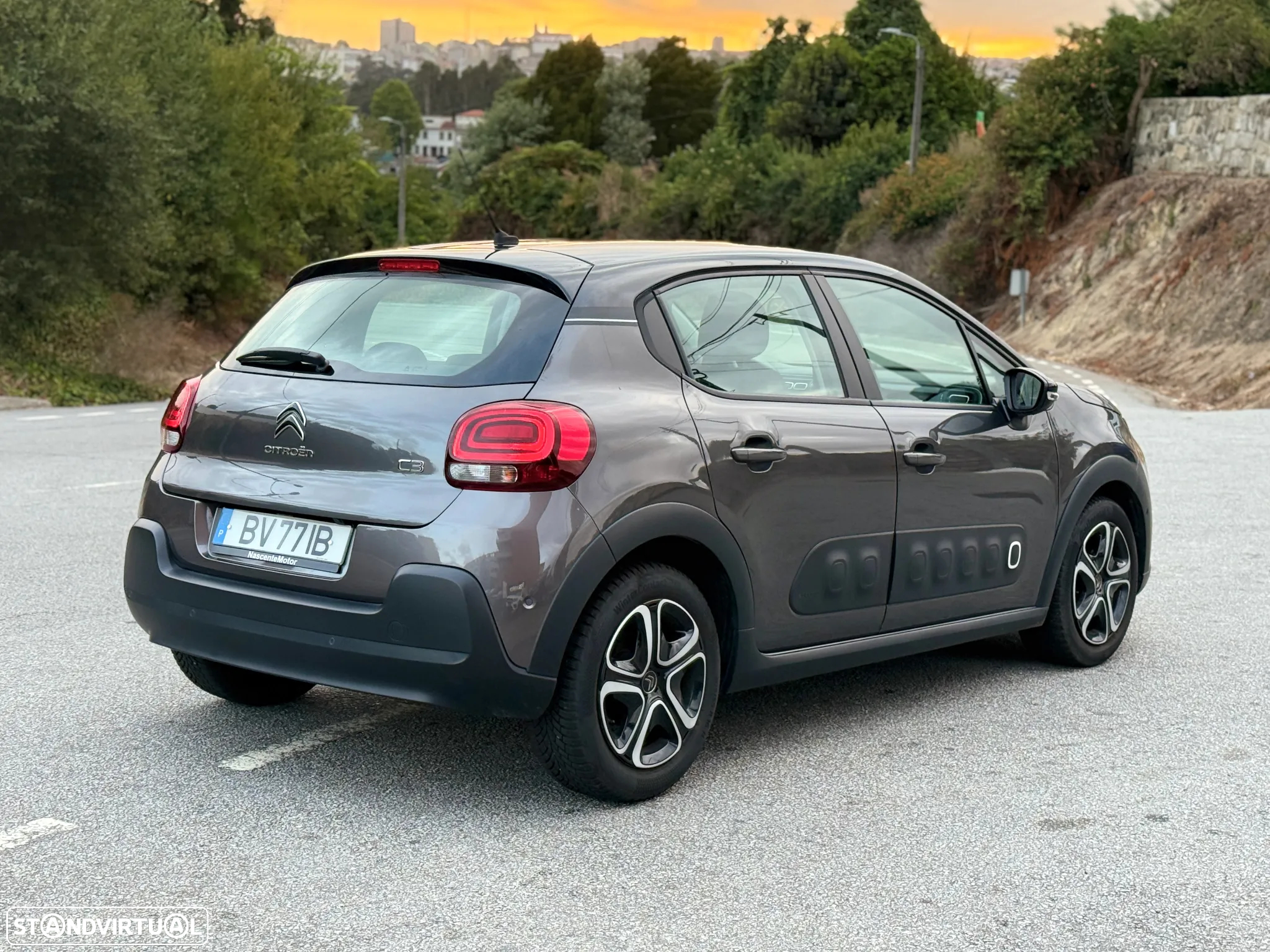 Citroën C3 1.2 PureTech Shine - 18