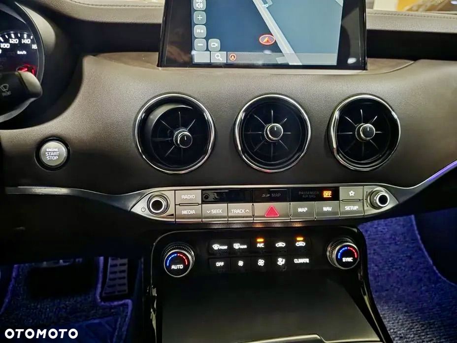 Kia Stinger 2.0 T-GDI GT Line - 11