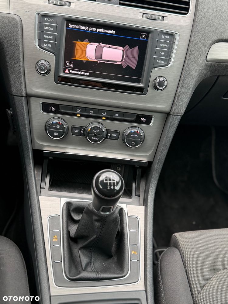 Volkswagen Golf 1.4 TSI BMT Comfortline - 14