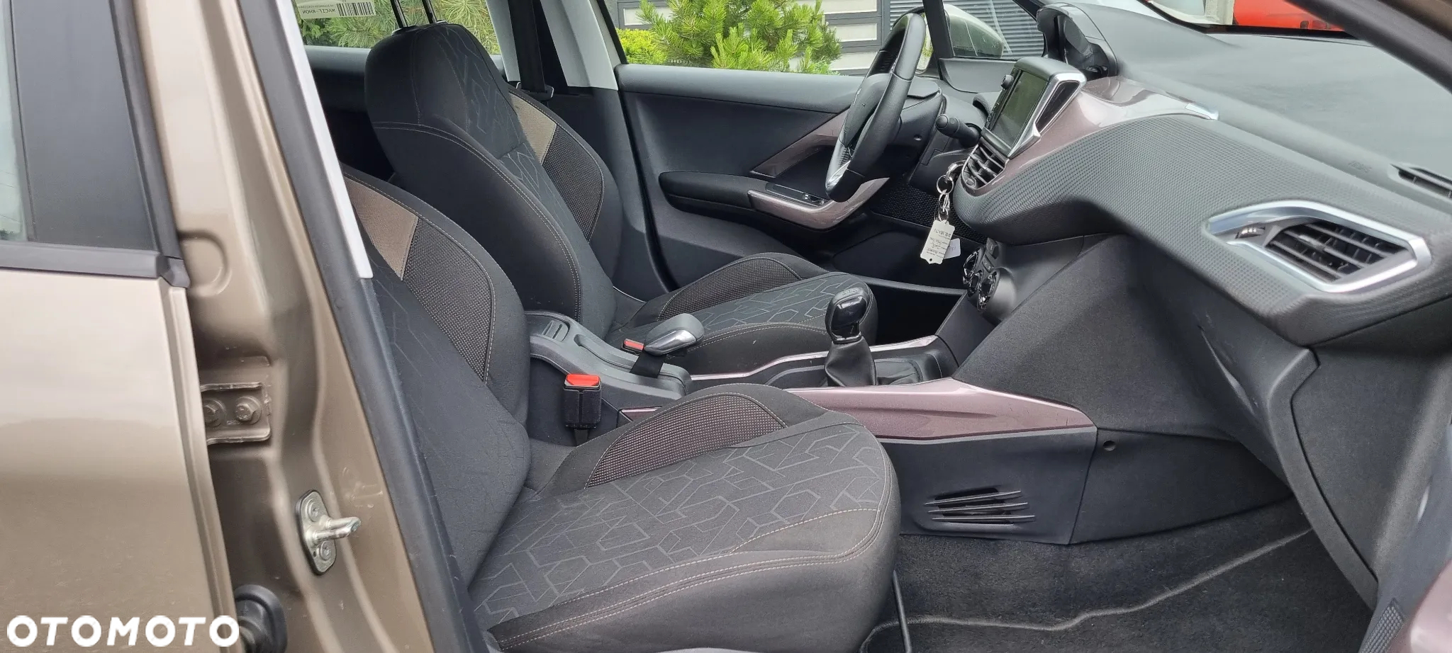 Peugeot 2008 - 8